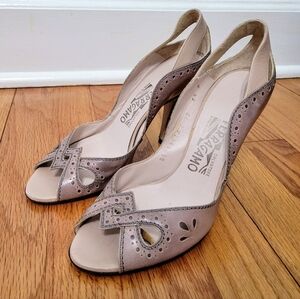 Salvatore‎ Ferragamo Mia Leather Peep Toe Pumps, Taupe Tan Size 6.5 B *Plz read*